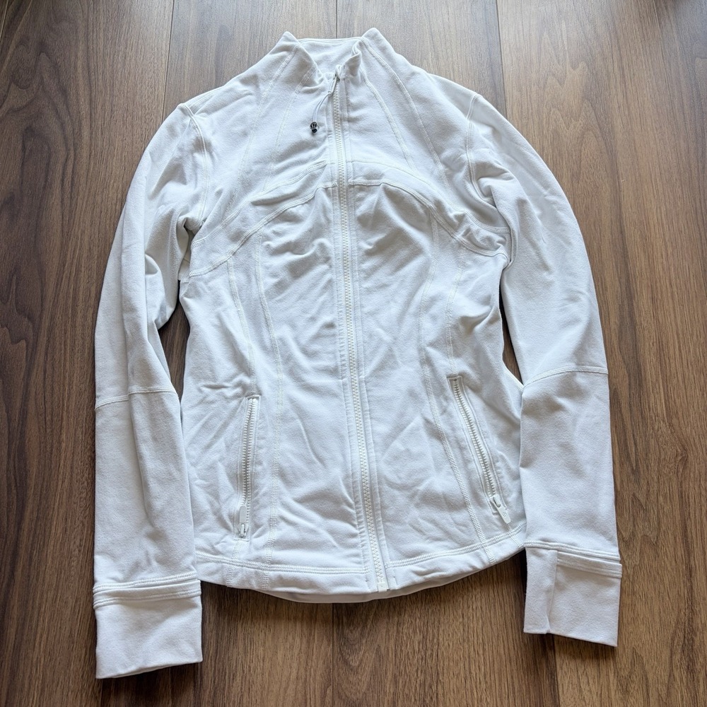 Lululemon white Define Jacket Size 6 Good Condition With Tear Away Tag